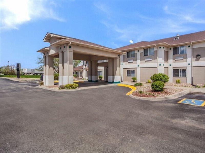 Quality Inn & Suites West Omaha - Ne Linclon Exterior foto
